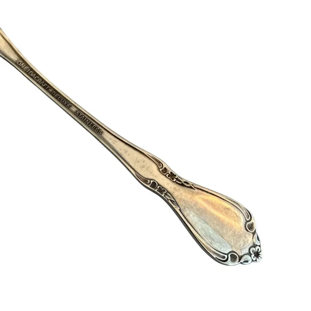 Oneidacraft Deluxe Stainless Flatware Set Chateau Floral 4 Table Spoons Large